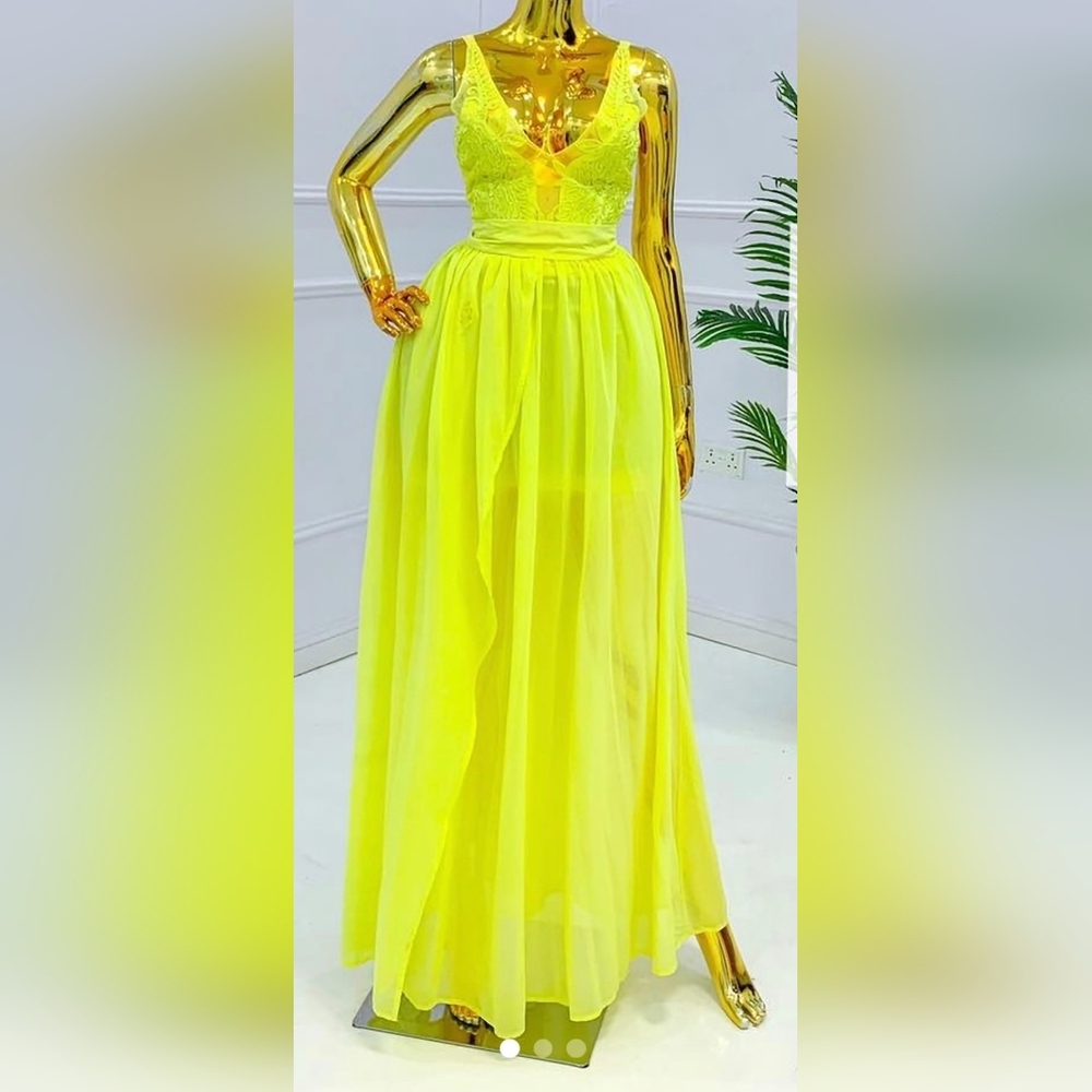 Fashion Nova Yellow Lace Wedding Dress **NWOT**